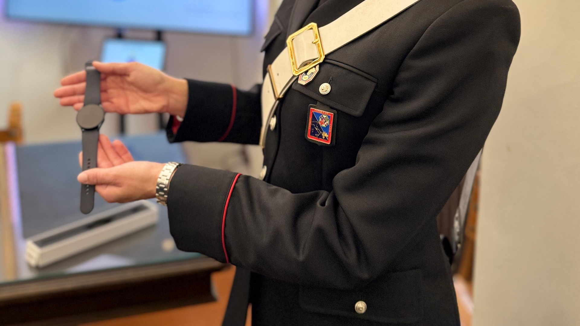 Arriva a Roma “Mobile Angel”, lo smartwatch anti-violenza realizzato da Carabinieri, Soroptimist e Fondazione Lottomatica